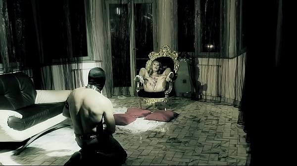 Pussy tastes so good after its been sitting out by the pool, and these girls are loving...