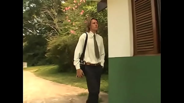 Download Video - bank credit officer came with eviction Allanis Lins' place&comma; that smart t-girl was able to win couple of days of debt rescheduling