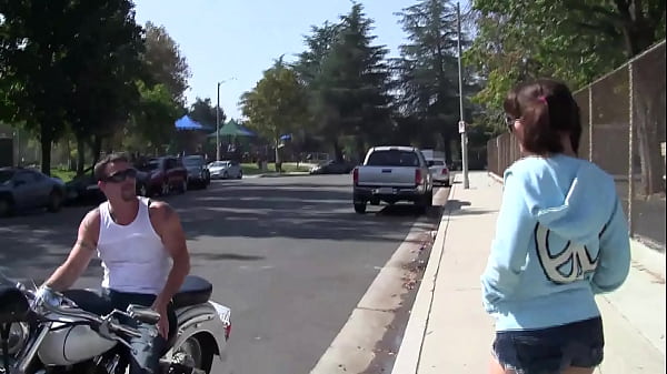 Elizabeth Bentley Is Eighteen And Wants To Fuck