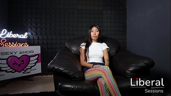 Petite 19-year-old girl tries a huge cock in her anus