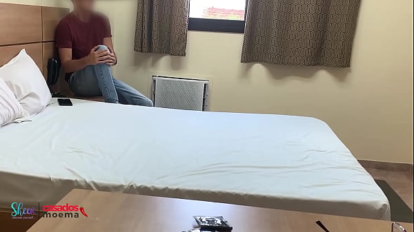 Sai do trabalho para foder com um preto BBC sem camisinha, o corno do marido me comeu depois toda gozada