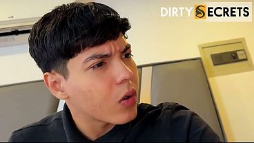 I CATCH MY STEPBROTHER MASTURBATING AND FUCK HIM SO HE CAN FEEL A HOT PUSSY FOR THE FIRST TIME.