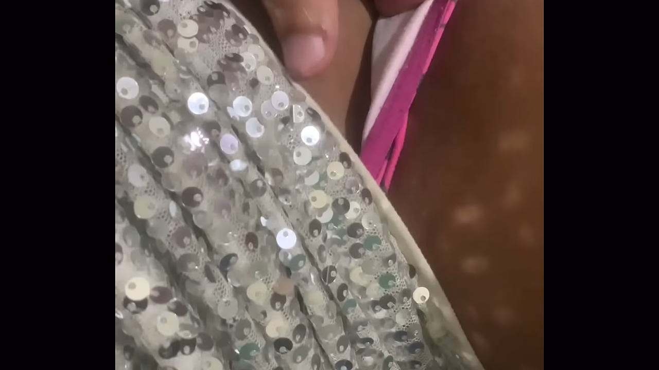 Quando eu estou excitada e sem nada pra fazer eu fico exatamente assim