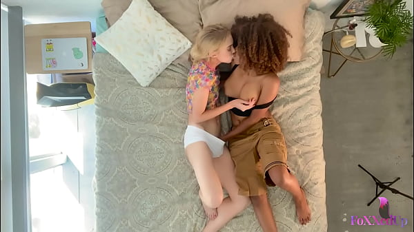 Muff Munchers Jenna Foxx And Chloe Cherry Finge...