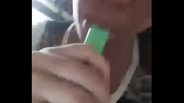 thumb chupando