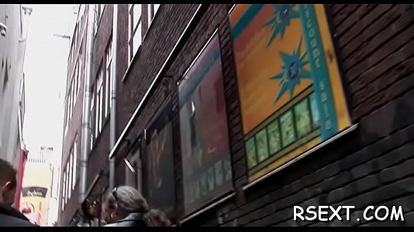 Hawt sexy amsterdam hooker gets her hairless cu...