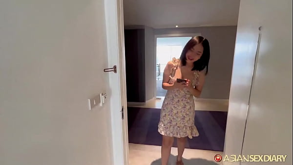 Foreign Dick Fills Up Cute Pinay