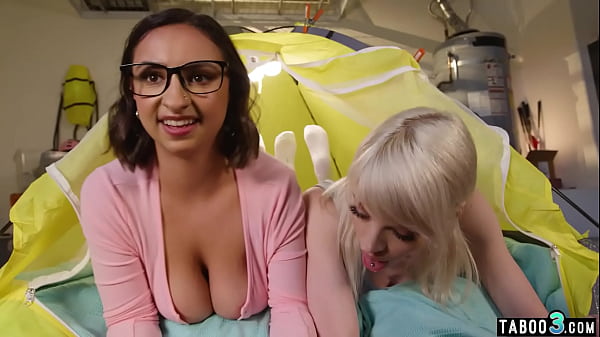 Download Video - Lesbian MILF stepmom Dee Williams strapon fucking a tranny and stepdaughter