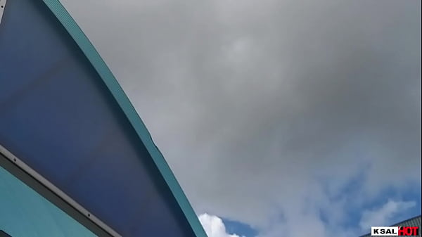Download Video - Ksal Hot ao amanhecer v&atilde;o fuder gosto na piscina t&eacute;rmica da Suite real&comma;  s&oacute; socada forte na xota da safada