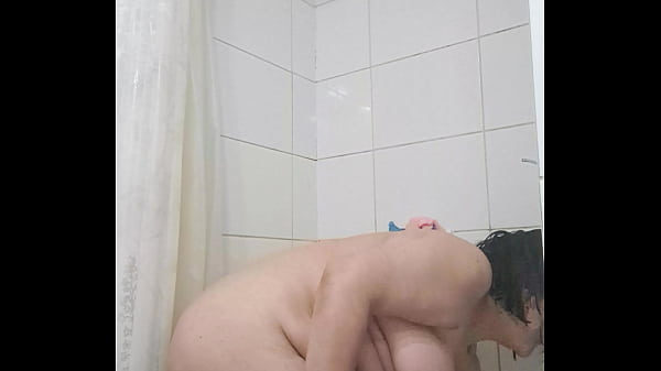 mature milf body showering