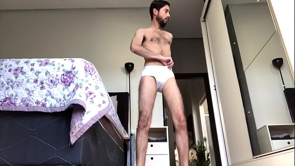 ARRUMANDO PARA IR TRABALHAR