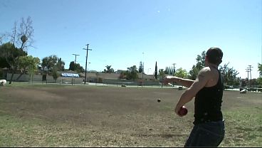 Eu chamei um amigo pra vir em casa participar de uma com minha amiga Luana Souza foi uma brincadeira k rolou sexo bem gostoso