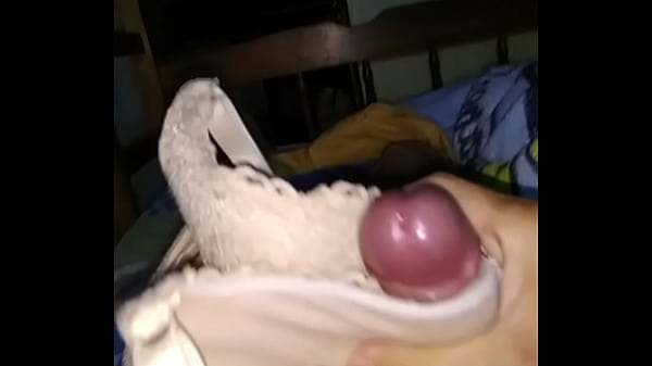 暨在我继母的胸罩里