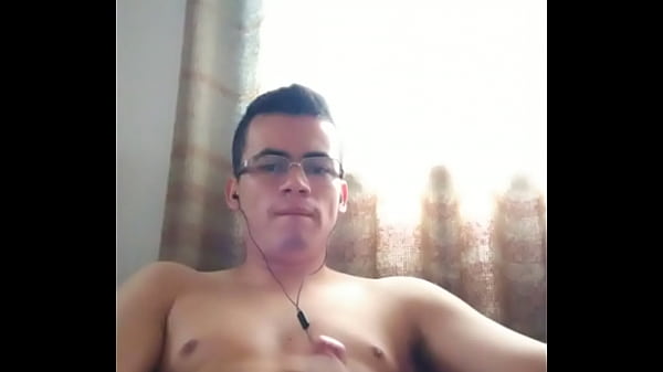 Jalandomela mientras veo porno