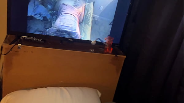 While her boyfriend is at work