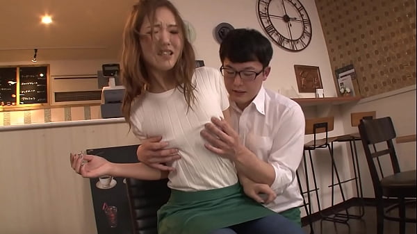 https://bit.ly/3ywX3is No bra!? A beautiful clerk with small breasts does not notice her nipples that have erected and make me excited about her working appearance ...[Part 2]