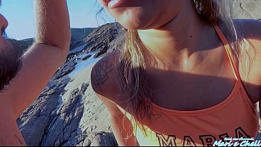 Hot blonde went to fuck on the beach and was spotted!