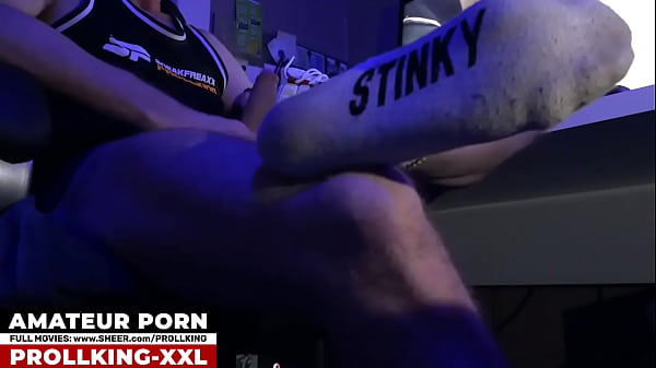 23 - BAD GUY PLAYS WITH HIS NIKE SHOX