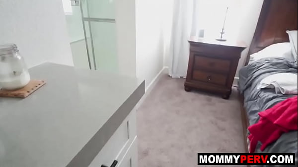 Download Video - Hot MILF step-mom invites stepson to bathroom and sucks his dick