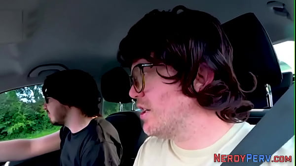 Yorkshire nerd fucks amateurs ass