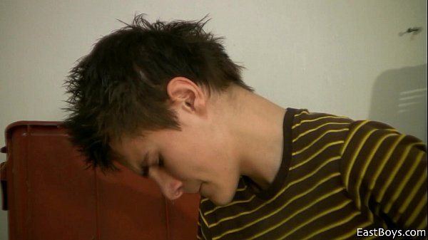 Download Video - 18 Twinks - First Time Blowjob