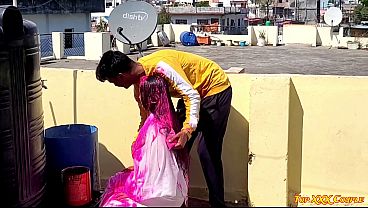 On Holi, I applied color to my sister-in-law on the terrace and then fucked her vigorously.