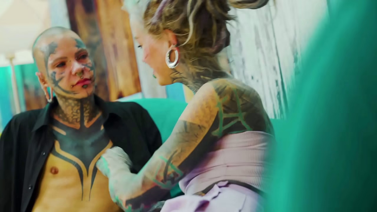 Chica trans tatuada lesbiana juega a lamer coños y juguetes
                    dildo pornstar tattoo amateur ass licking pussy licking goth transsexual tiny tits small tits alternative dreadlocks sex toy big dildo trans female heavily tattooed muchos negros