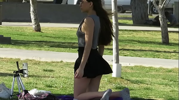 Martina, the girl from Argentina who gets naked in the squares in the light of day