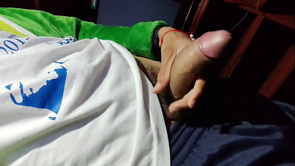 BIG COCK OF YOUNG MAN ENDS UP CUMMING IN SPURTS