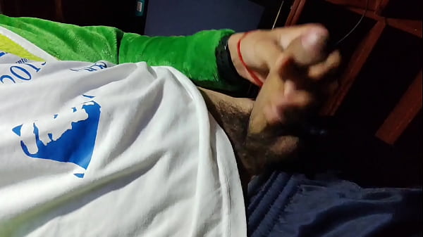 BIG COCK OF YOUNG MAN ENDS UP CUMMING IN SPURTS