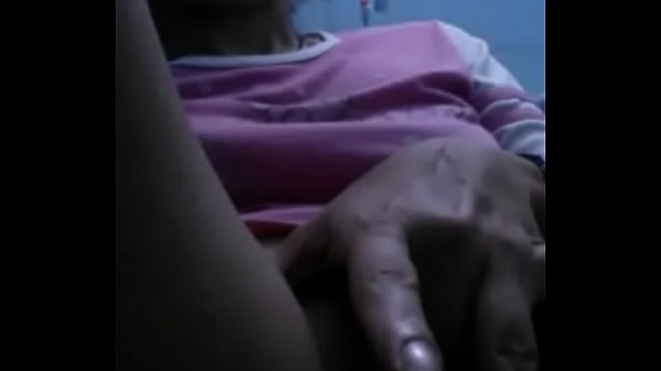 Regarde Le Visage De La Pute Qu'elle Fait Quand Elle Se Masturbe