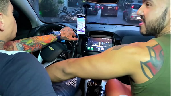 Download Video - Motorista  ganha mamada no carro e pede pra fuder minha bunda em casa &lpar; brunohot25 &rpar;