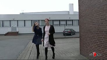 Skinny girl foto session turned into creampie gangbang