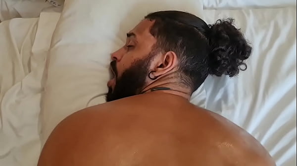 Download Video - A rola grossa do Romanello entrando gostoso no meu cu macio