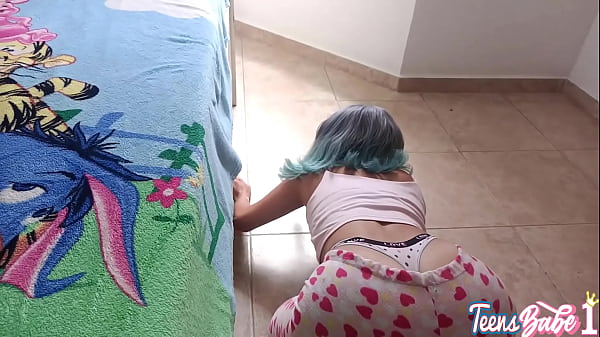 Download Video - Hijasta en toda su plenitud comportandose cachonda y puta pero le calmo sus desesos de sexo y nos vamos solos y aparte para partirle el co&ntilde;o con sexo duro y caliente - Morrita de 18yo latina cum de hermoso culo siendo follada&period;