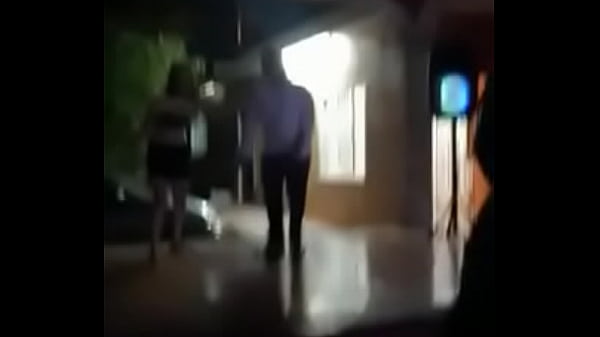 Un Avocat A. De L'alcool Et Baise Tout Le Monde Sur La Piste De Danse Avec Les Pas Interdits De Rodeo Clown