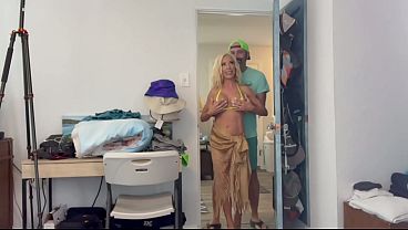 Picking Up MILF Mandy Monroe On Beach Vacation