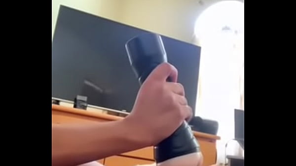 Kleiner Junge Spielt