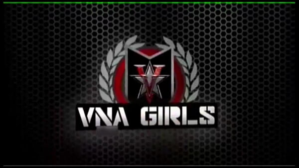 Squirting Show! Sassy Maxine X Works On Her Oriental Pussy!