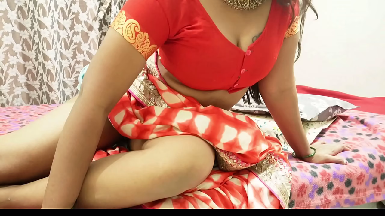desi indian stranger fucks desi indian horny bhabhiji when her husband not at home (hindi audio)