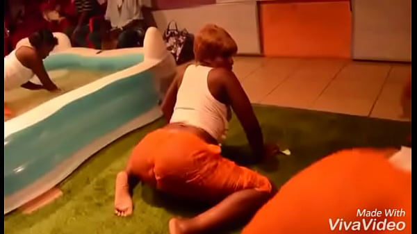 thumb ass twerk hot