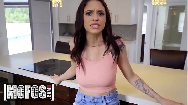 Download Video - Naughty Latina &lpar;Melody Foxx&rpar; Sucks Her neighbours Cock And Let Him Fuck Her Wet Pussy - MOFOS