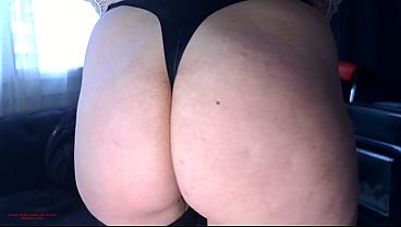 A Daring, Timeless, Provocative Ass To a 51-year-old Camgirl – Natural Body.
