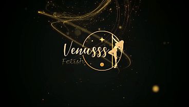 Yessika offers her armpits for Venus to lick and smell!