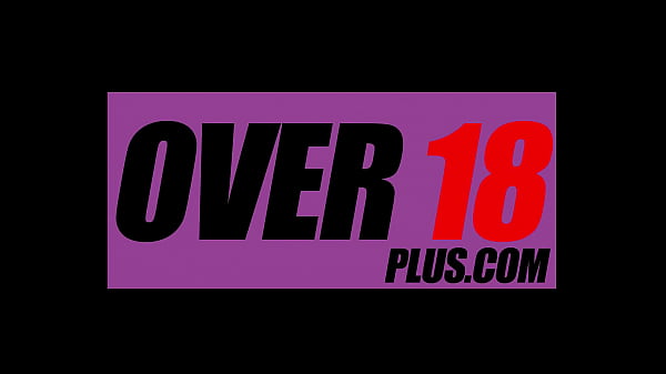 DOUBLE PENETRATION: PAWG Plays With Her Booty