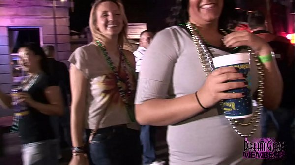 Exhibitionist Wives & Girlfriends Show It All At Mardi Gras