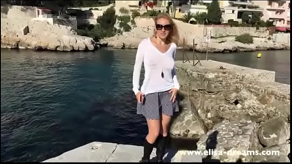 Flashing my pussy in public in Cassis
