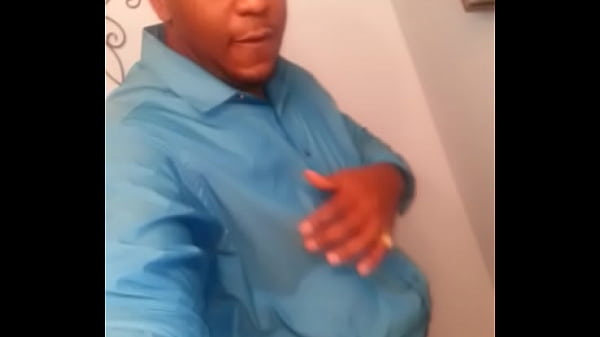 Bryant Woodlawn getting ready for a Date:-)