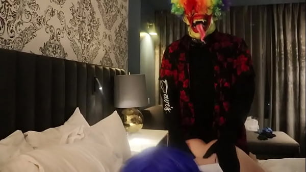 Halloween Threesome With MandiMayxxx and Juicy Tee