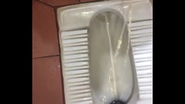 Download Video - me peeing tamil boy